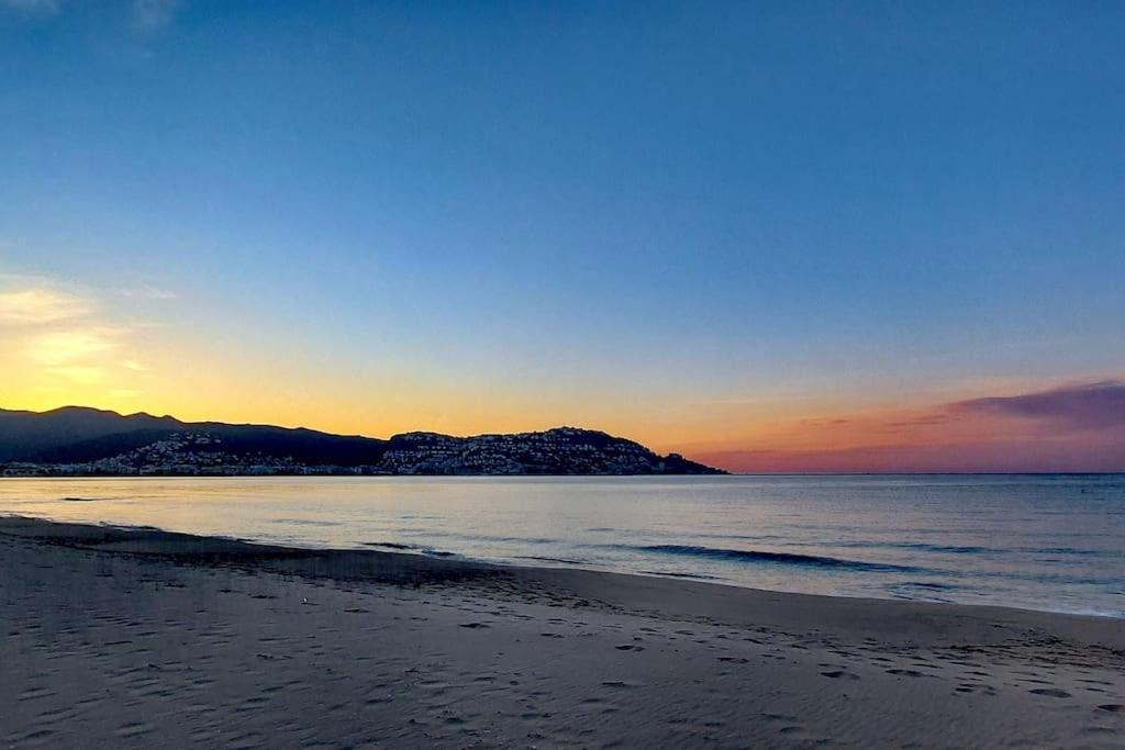 Sunsetmare Vacational Apartment Roses Eksteriør billede