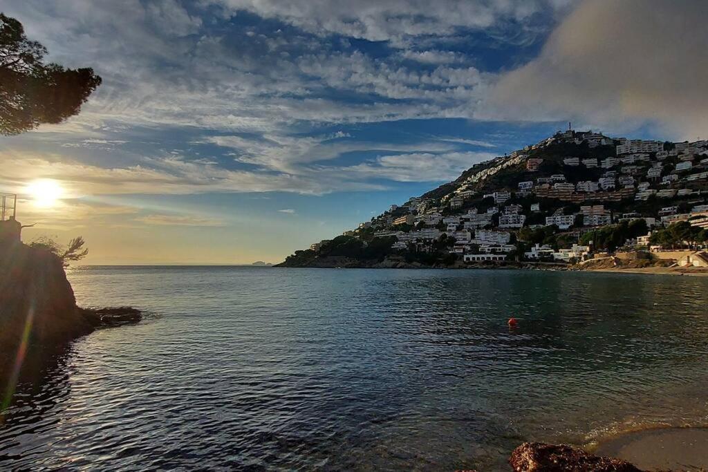 Sunsetmare Vacational Apartment Roses Eksteriør billede